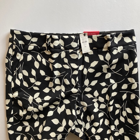 NWT Talbots Hampshire Pants Curvy Fit 8P Ankle Length Black Ivory Leaf Print - Picture 7 of 14